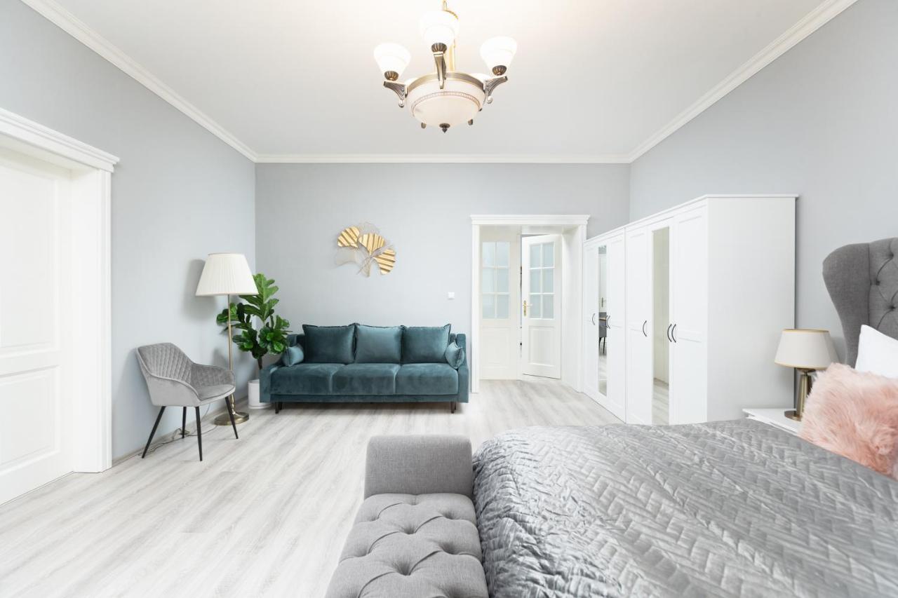Luxury Central 150M2 Apartment On Wencelas Square With Private Garage Praga Exterior foto